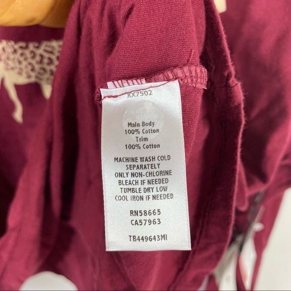 NWT Treasure & Bond Burgundy Long Sleeve T-Shirt New York Graphic Print T-Shirt - Picture 7 of 7